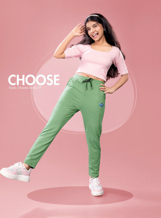 Girls' joggers with drawstring - olive green