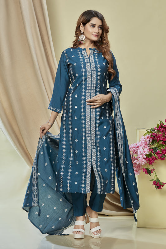 ESHANI Embroidered Suit Set
