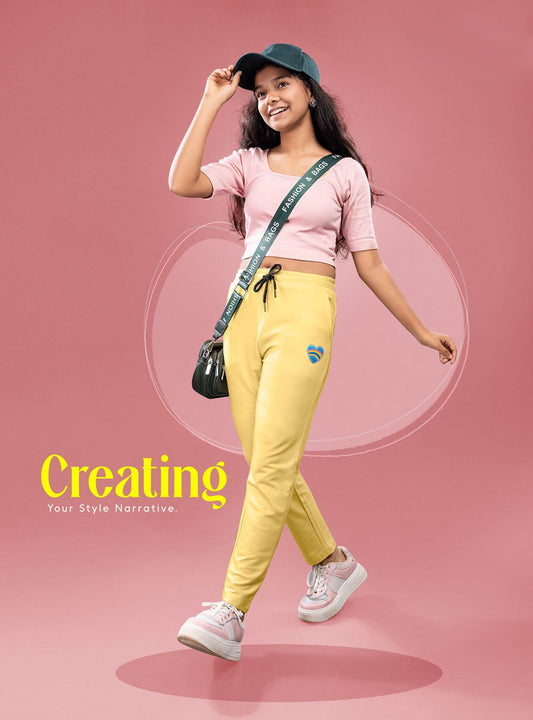 Girls' joggers with drawstring - butter yellow